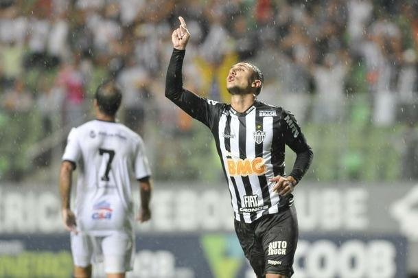 Em noite chuvosa no Independncia, reservas do Atltico batem o Tupi por 2 a 0