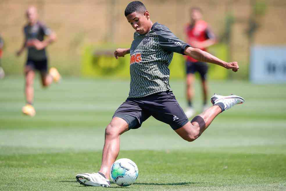 O atacante Svio, de 16 anos, do elenco profissional, teve resultado positivo no dia 13 de novembro, quando estava em perodo de treinos com a Seleo Brasileira Sub-17 em Itu-SP