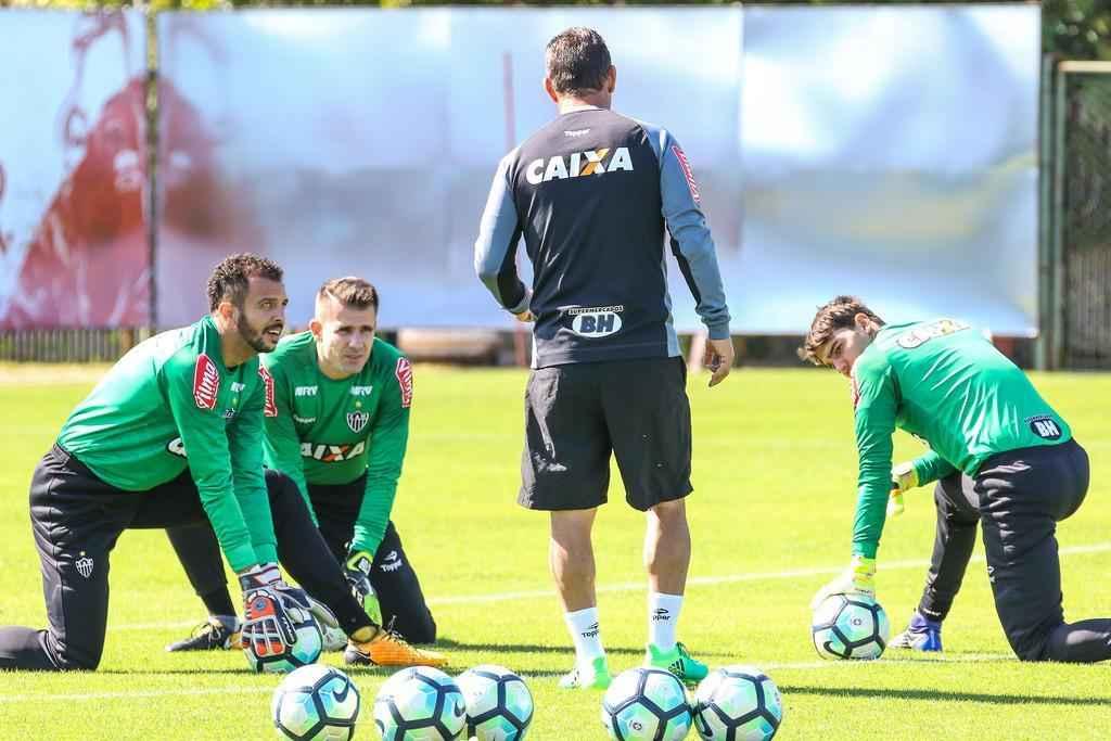 Galo fecha preparao para jogo contra o Grmio no CT do Internacional