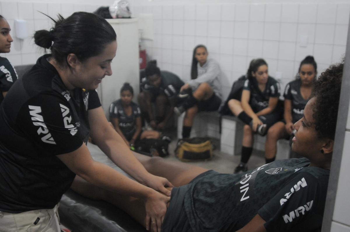 Reportagem acompanhou rotina de treinos do time feminino do Atltico