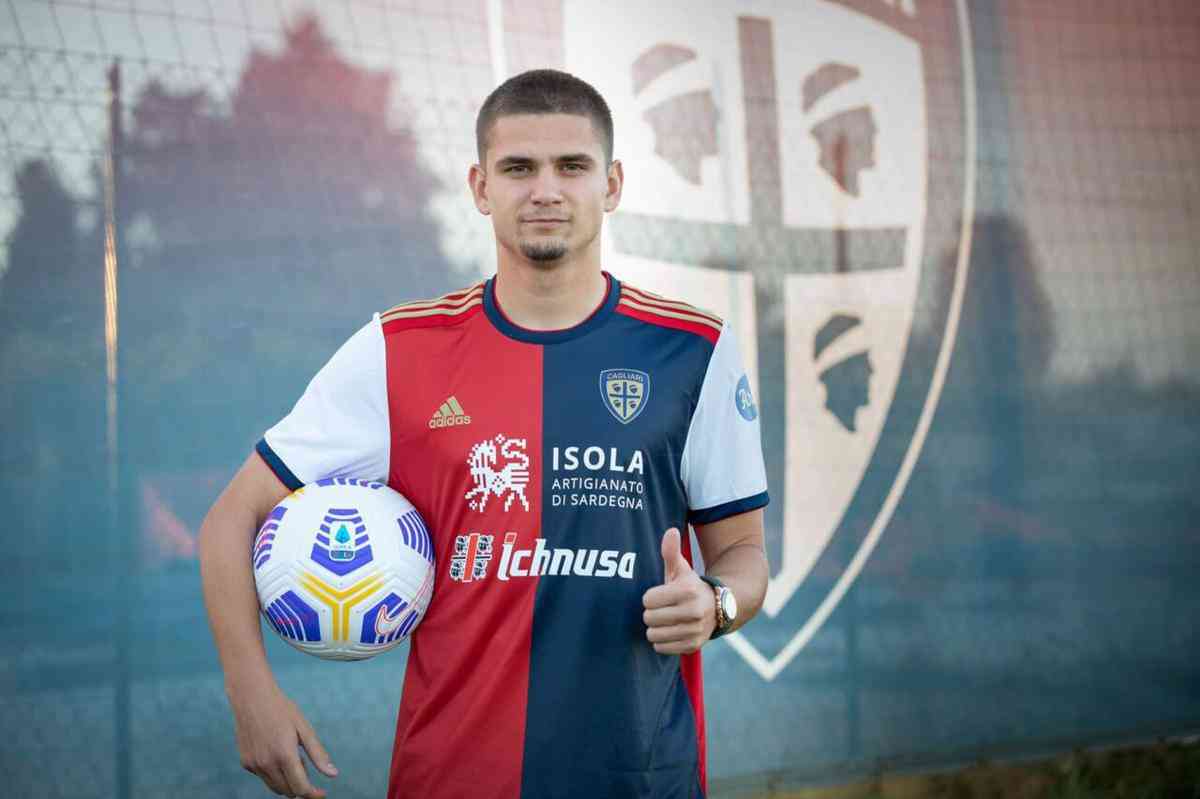 #20 Razvan Marin, do Ajax-HOL para o Cagliari-ITA. O meio-campista foi vendido por 10 milhões de euros. 