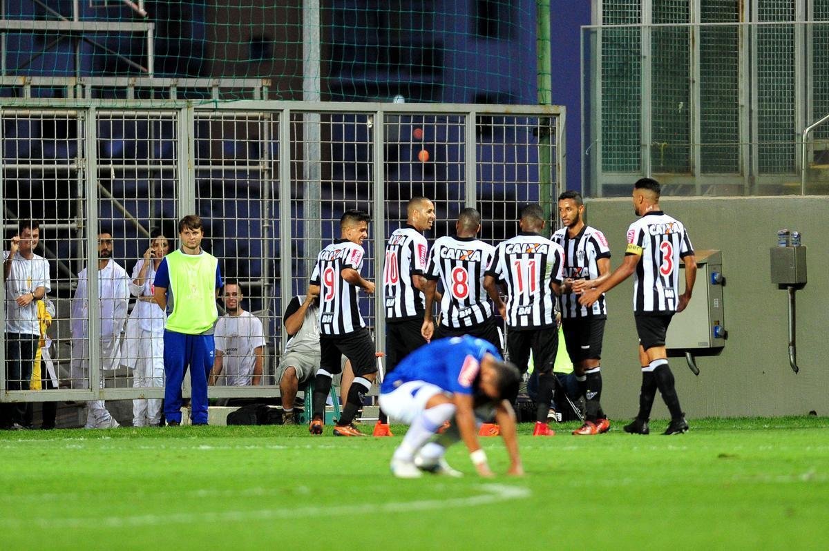 Aps por 2 a 2 no tempo normal, Cruzeiro derrotou Atltico por 4 a 2 nas penalidades e se sagrou campeo de torneio indito. Em 2018, clube celeste disputar a Copa Libertadores da categoria