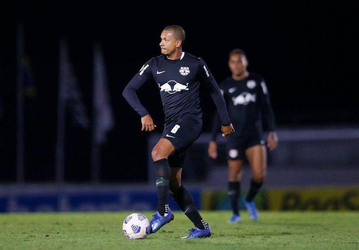 Edimar - lateral-esquerdo do Bragantino