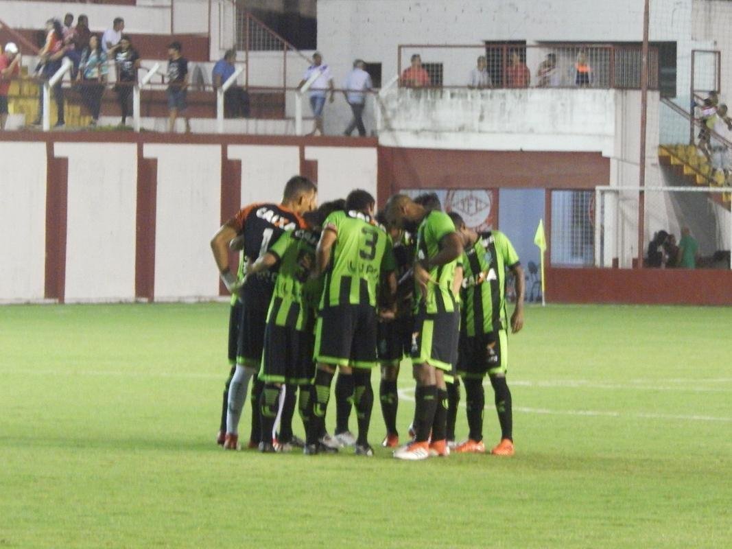 Amrica s empata com Tombense, em jogo fraco no Estdio Almeido, e pode perder posies