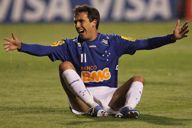 Corinthians x Cruzeiro: fotos do jogo no Pacaembu, em So Paulo, pela 35 rodada do Campeonato Brasileiro de 2010