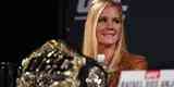 Coletiva do UFC 196 em Las Vegas - A campe peso galo, Holly Holm, na entrevista