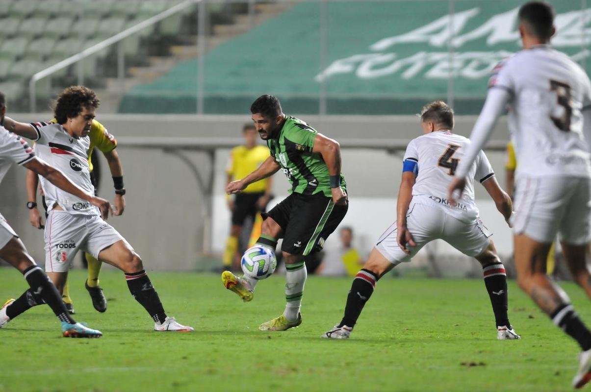 Fotos do jogo entre Amrica e Santa Cruz