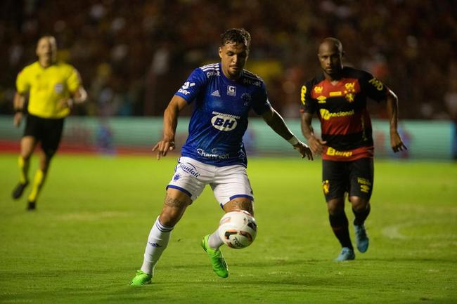 Cruzeiro foi batido pelo Sport por 3 a 1 na Ilha do Retiro pela Série B