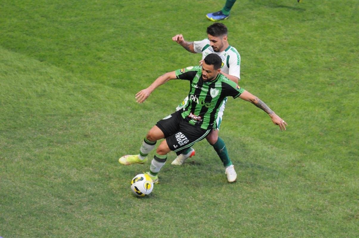 Amrica e Cuiab se enfrentaram, no Independncia, pela 9 rodada do Campeonato Brasileiro