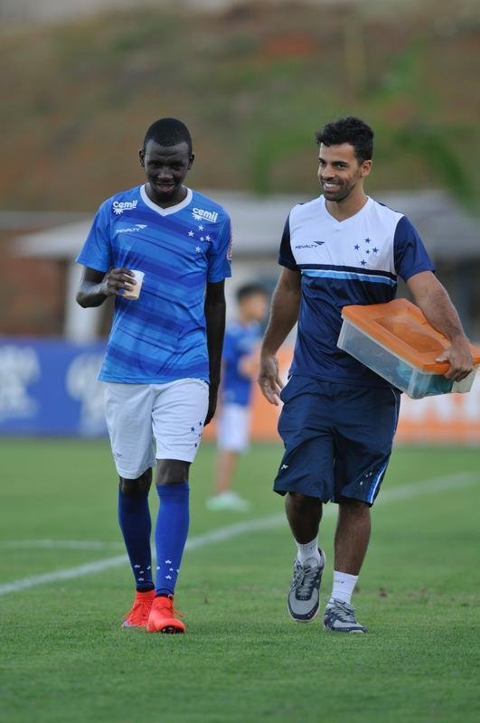 Allano (meia) - oriundo da base do Botafogo, foi incorporado ao clube celeste em 2015. Primeiramente, atuou no sub-20. Depois, sob o comando de Vanderlei Luxemburgo, ganhou chances no time profissional. Em 37 partidas, marcou dois gols.
