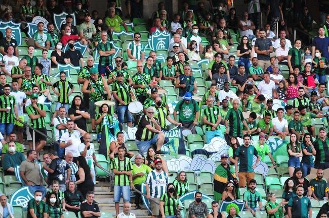 No dia do anivers�rio de 110 anos do Am�rica, torcedor compareceu ao Independ�ncia para acompanhar o jogo contra o Athletico-PR pela quarta rodada do Campeonato Brasileiro