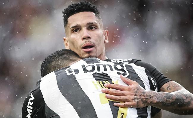 Paulinho marcou belo gol e abriu o placar contra o Tombense