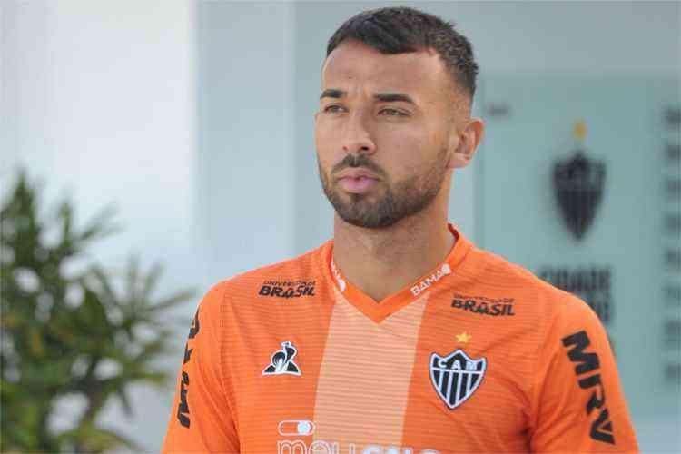 Ramon Martnez - jogador est fora dos planos de Jorge Sampaoli e o Atltico tenta resolver a sua situao. 