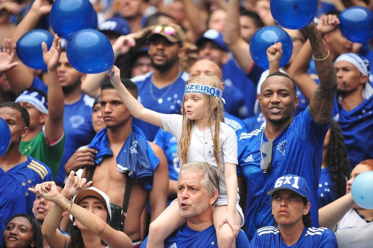 Fotos da torcida do Cruzeiro na final do Campeonato Mineiro contra o Atltico, no Mineiro