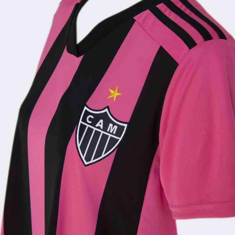 Adidas divulgou verses masculina e feminina da camisa rosa do Atltico