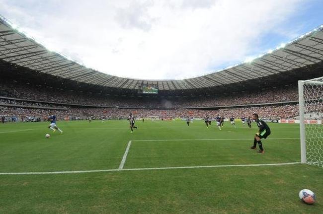 Fotos exclusivas do clssico entre Cruzeiro e Atltico na reabertura oficial do Mineiro