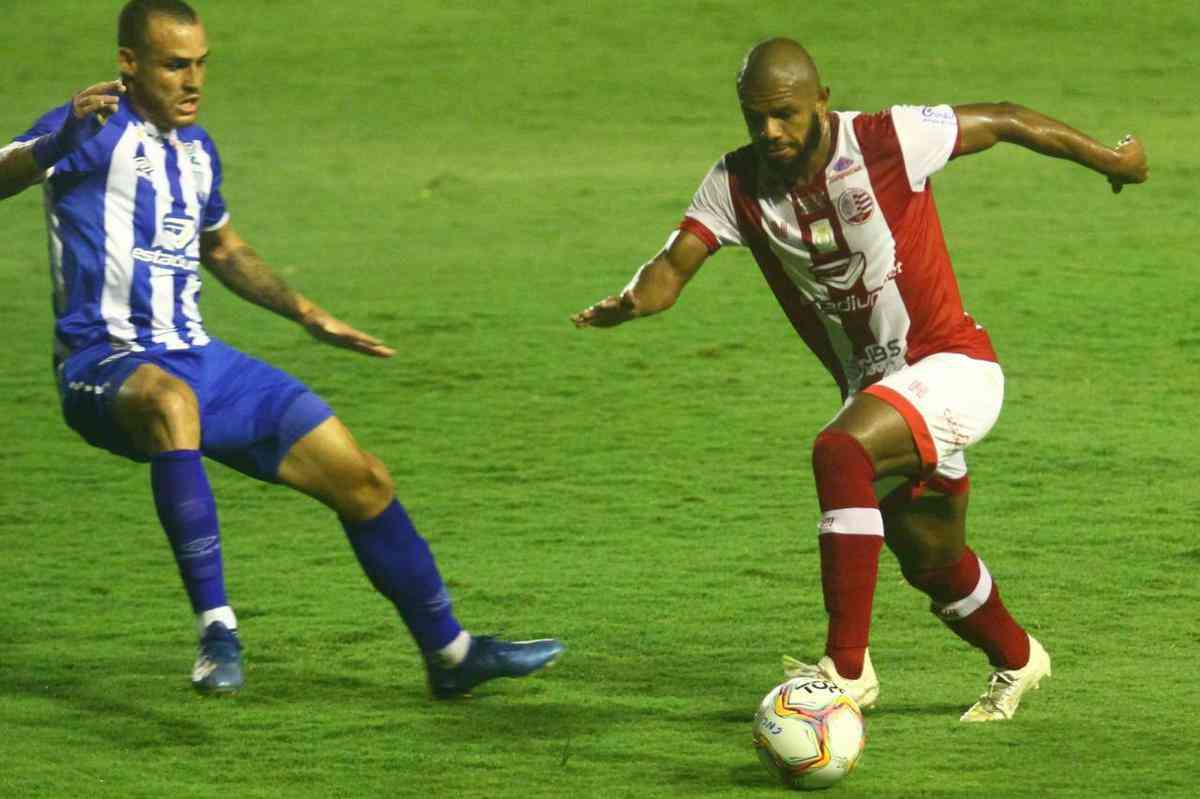 Melhor jogador do Náutico na Série B, meia Jean Carlos tem contrato  renovado - Esportes DP