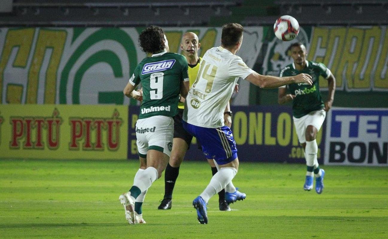 Cruzeiro empatou com Gois no Estdio da Serrinha, em Goinia, pela 22 rodada