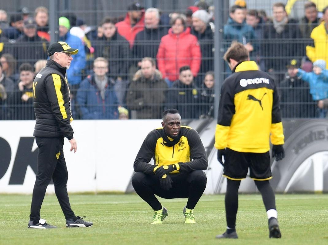 Com sonho de ingressar no futebol profissional, Usain Bolt participa de treino com jogadores do Borussia Dortmund