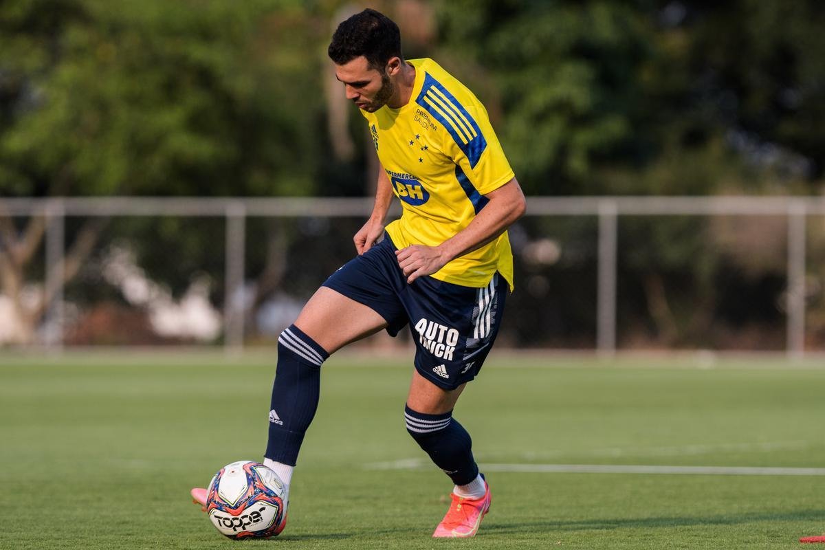 Fotos do treino do Cruzeiro na Toca da Raposa II nesta segunda-feira