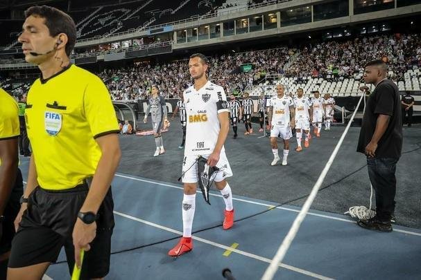 Fotos do duelo entre Botafogo e Atltico, no Estdio Nilton Santos, no Rio, pela ida das oitavas de final da Copa Sul-Americana