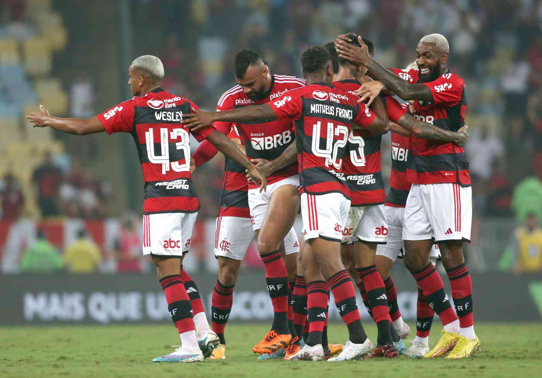 Cabe no Fortaleza? Flamengo coloca três jogadores para buscarem
