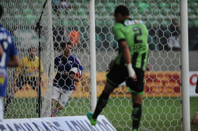 No jogo de ida da semifinal do Campeonato Mineiro de 2017, o Amrica empatou com o Cruzeiro em 1 a 1, no Independncia, em Belo Horizonte. Messias marcou o nico gol do Coelho.