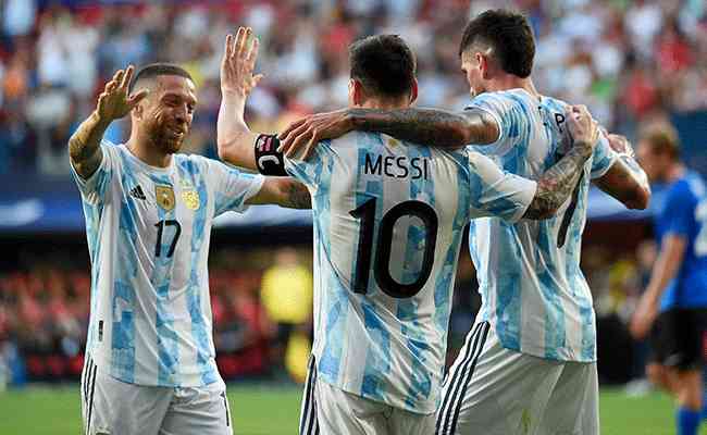 A Argentina venceu a Copa pela ltima vez com a gerao de Maradona e sonha com um ttulo com Messi