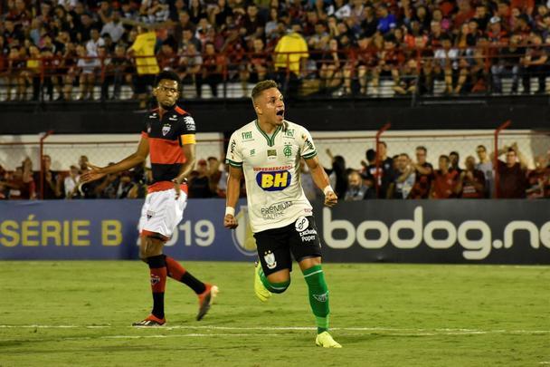 América arrancou empate dramático diante do Atlético-GO em Goiânia