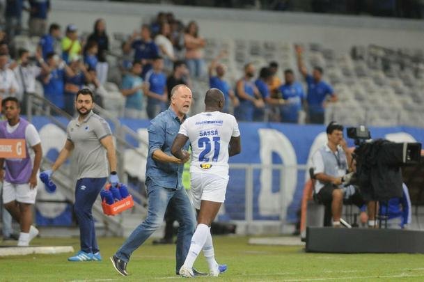 Equipes se enfrentaram pela sexta rodada do Grupo B da Copa Libertadores
