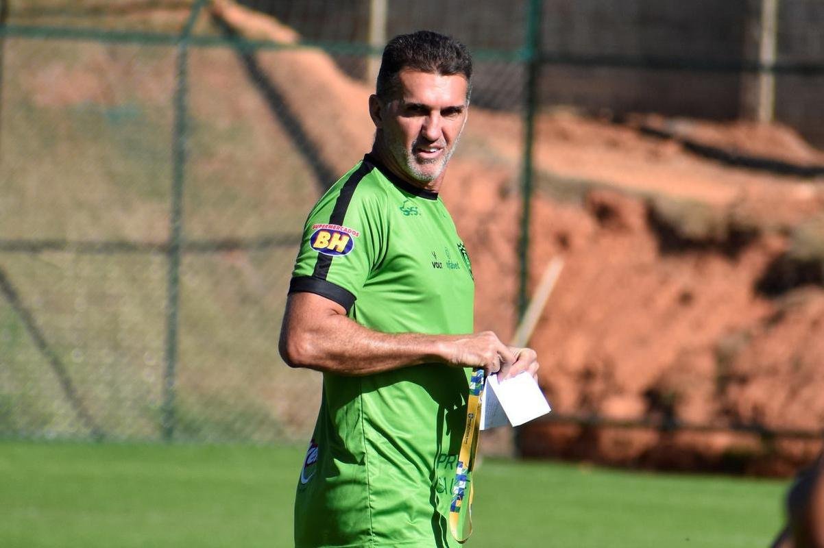 Mancini comandou primeiras atividades no Coelho nesta semana