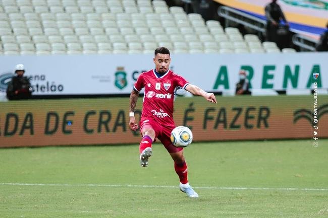 10 Fortaleza - 15 jogos, com 10 vitrias, 1 empate e 4 derrotas (68,8% de aproveitamento)