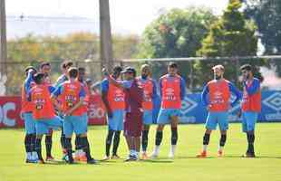 Imagens do treino do Cruzeiro com a presena do presidente Wagner Pires de S