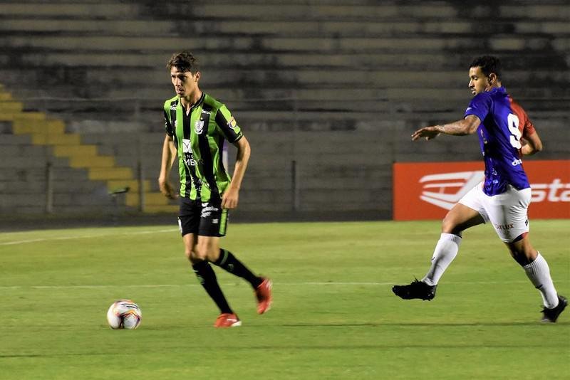 Fotos do duelo entre Paraná e América, pela Série B