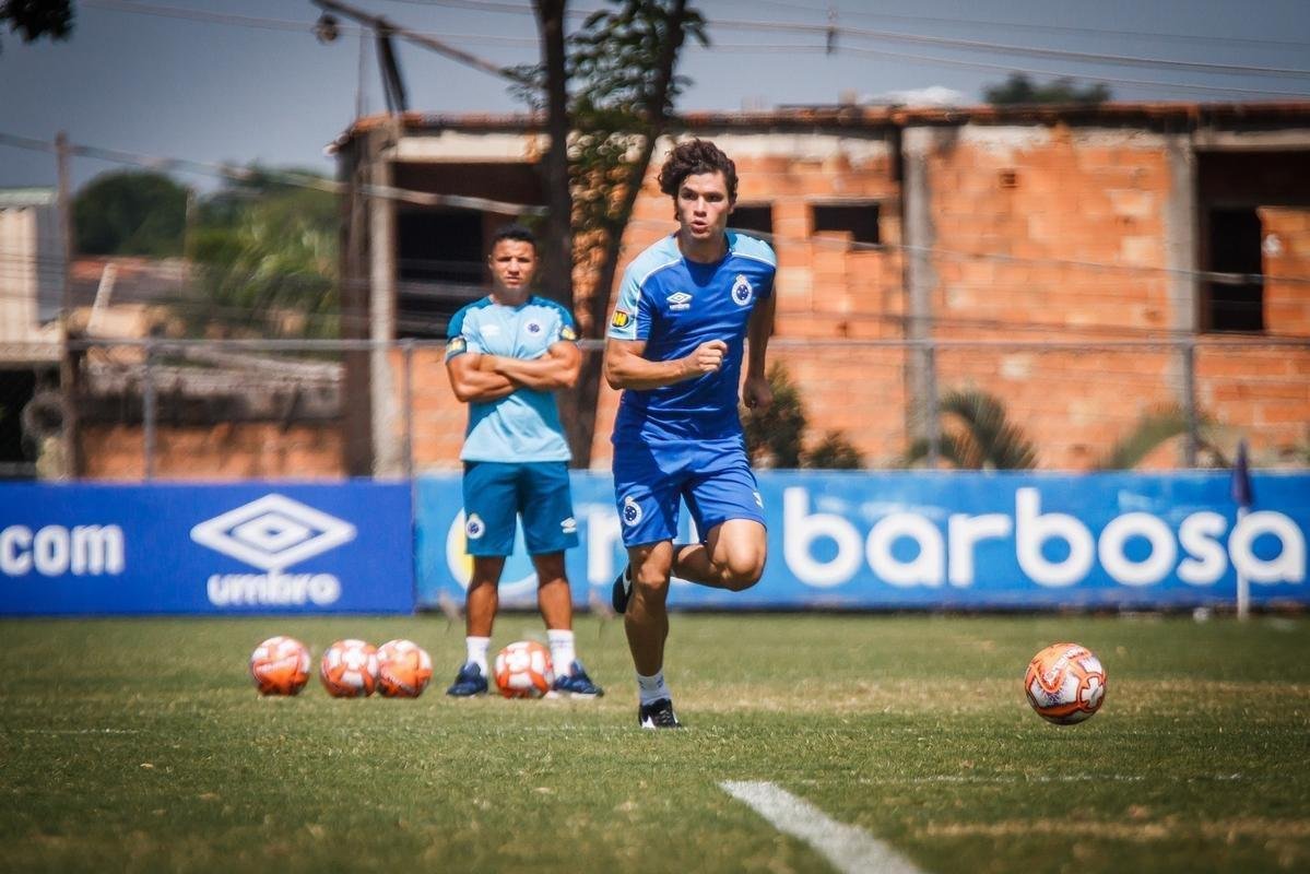 Cruzeiro treinou na manh desta sexta-feira (01/02), na Toca da Raposa II