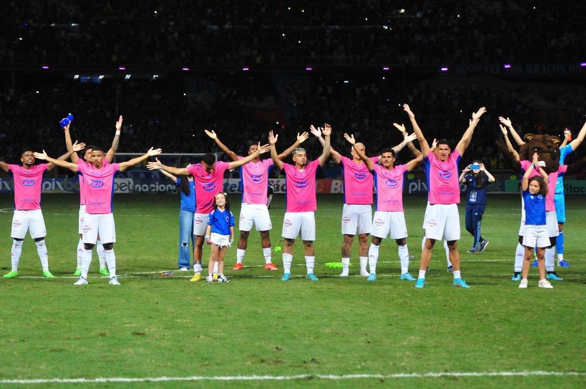 Em reencontro com a torcida aps o ttulo da Srie B, Cruzeiro enfrentou o Ituano no Mineiro, em Belo Horizonte, pela 33 rodada. Veja as melhores imagens!