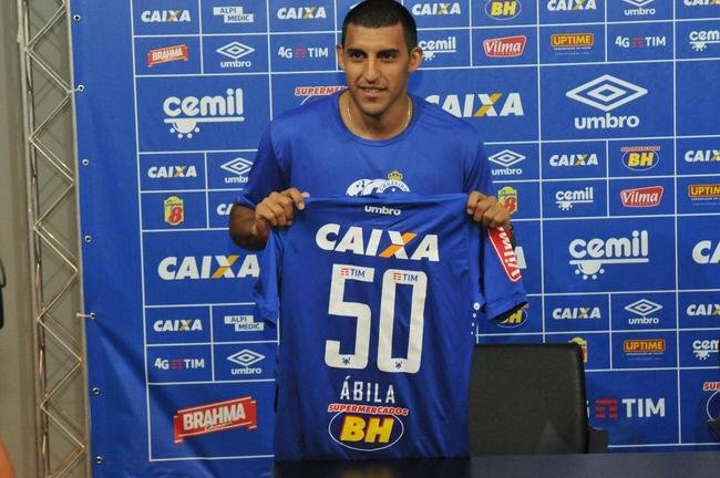2016 - Ramn bila (atacante): tornou-se conhecido internacionalmente ao fazer muitos gols pelo Huracn na Copa Libertadores de 2014 e na Sul-Americana de 2015. Em junho de 2016, o Cruzeiro props pagar US$ 4,2 milhes de dlares por 50% dos direitos econmicos do argentino, com a garantia de que compraria a outra metade do 