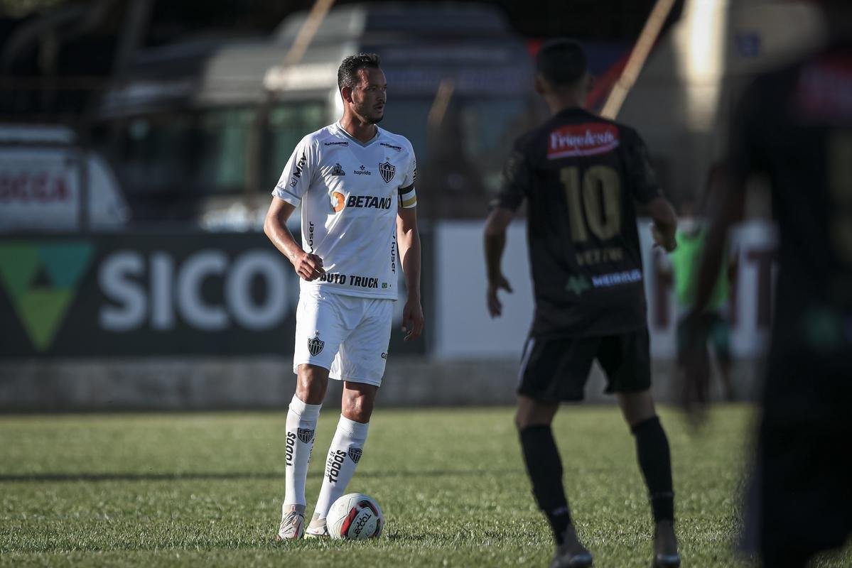 Fotos do jogo entre Democrata-GV e Atltico, pelo Campeonato Mineiro