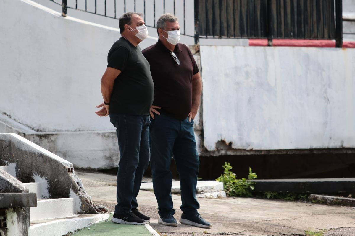 Jogadores do Santa Cruz treinaram no estádio do Arruda, já apresentando trabalhos com bola no gramado, sob a supervisão do técnico Itamar Schülle. Todos os atletas e os membros da comissão técnica seguem submetidos às medidas de afastamento social.