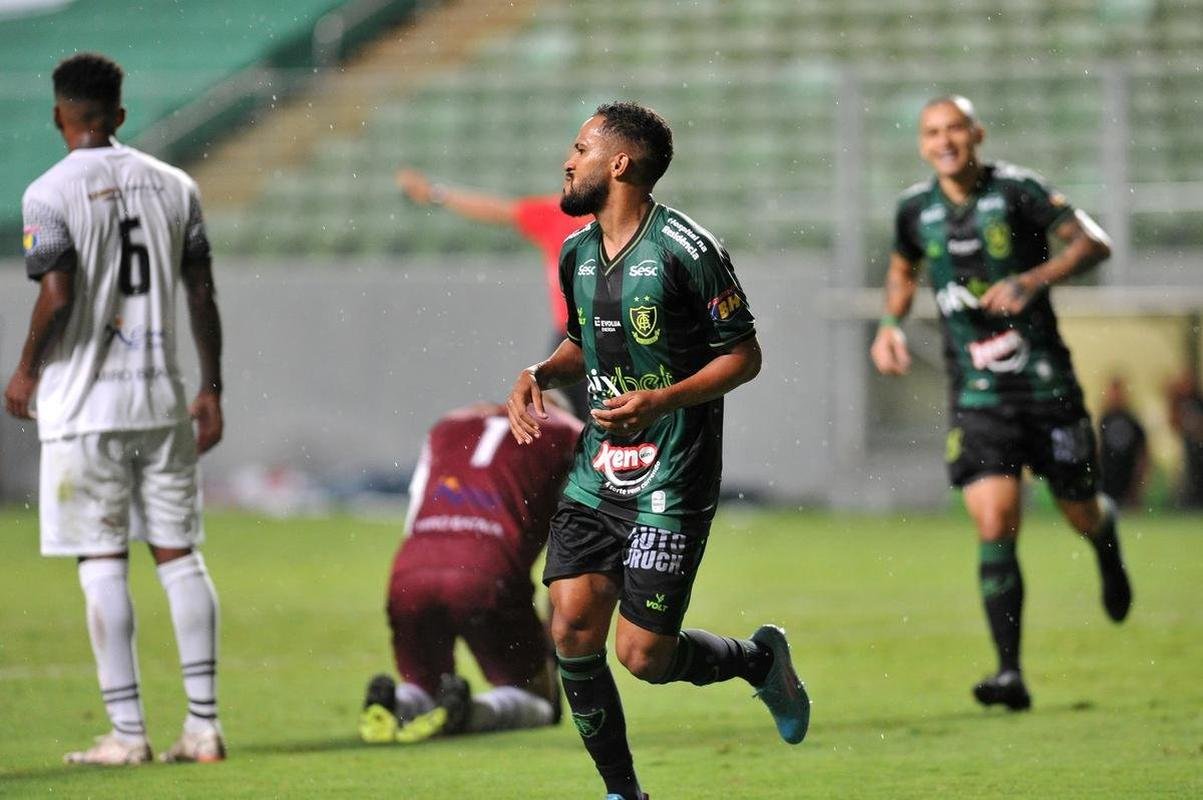 Fotos de Amrica x Athletic, no Independncia, pelo Campeonato Mineiro