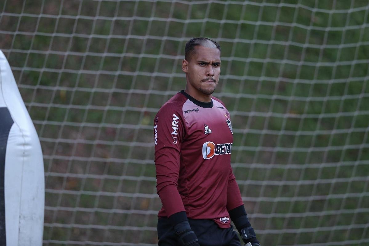 Os goleiros Matheus Mendes, Jean e Gabriel Delfim; o zagueiro Micael; e o lateral/volante Neto sofreram com o corte de Keno, Igor Rabello e Guilherme Arana