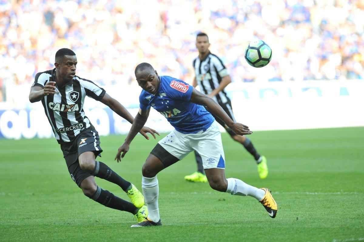 Imagens do jogo entre Cruzeiro e Botafogo, pela 19 rodada do Brasileiro, no Mineiro