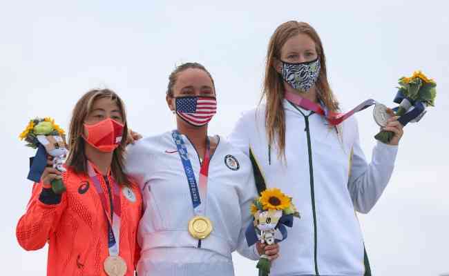 Japonesa Amuro Tsuzuki, (bronze), Carissa Moore (ouro) e Bianca Buitendag (prata) foram pdio do surfe feminino