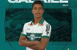 O Coritiba anunciou a contratação do meia-atacante Gabriel, que estava no Kashiwa Reysol, do Japão