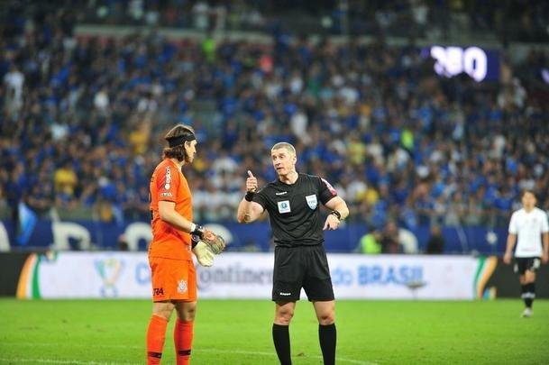 Cruzeiro venceu Corinthians por 1 a 0, nesta quarta-feira, no Mineiro, pela partida de ida da final da Copa do Brasil