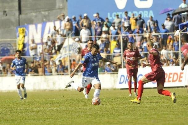 Cruzeiro abriu 2 a 1 no primeiro tempo, com gols de Raniel e Robinho; Alemo descontou para o Guarani