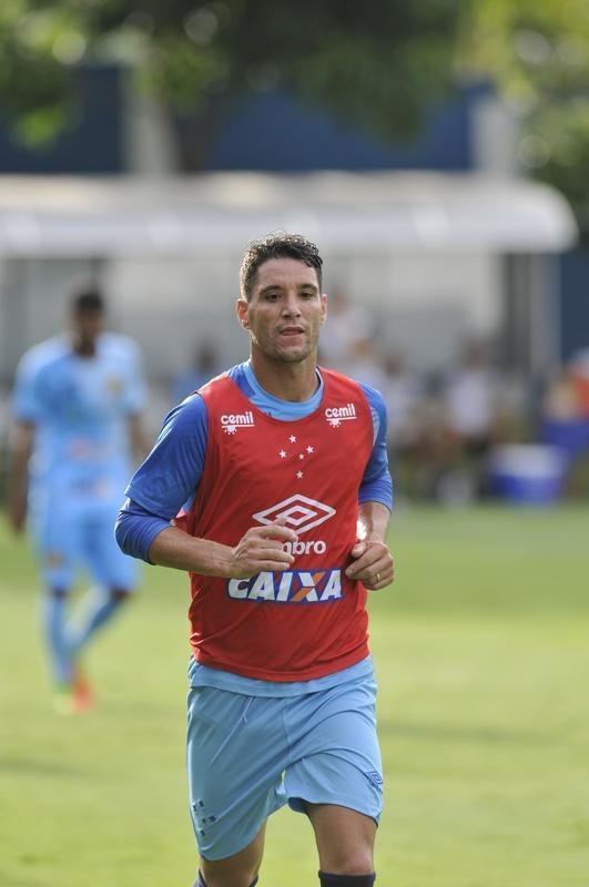 Com gols de Judivan e Rafael Sobis, Cruzeiro venceu Betinense por 2 a 0 em jogo-treino