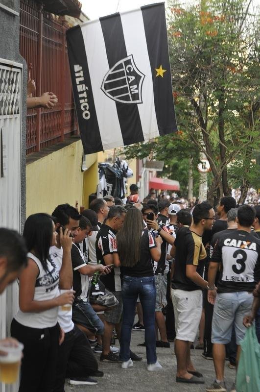 Torcida do Atltico compareceu em bom nmero ao Independncia para apoiar time diante do Danubio, pela Copa Libertadores