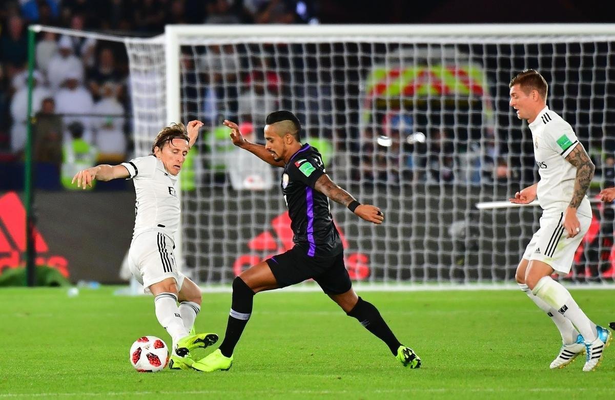 Com gols de Modric, Sergio Ramos, Llorente e Yahia (contra), Real Madrid derrotou o Al Ain por 4 a 1 e fez histria ao conquistar seu terceiro ttulo consecutivo do Mundial de Clubes