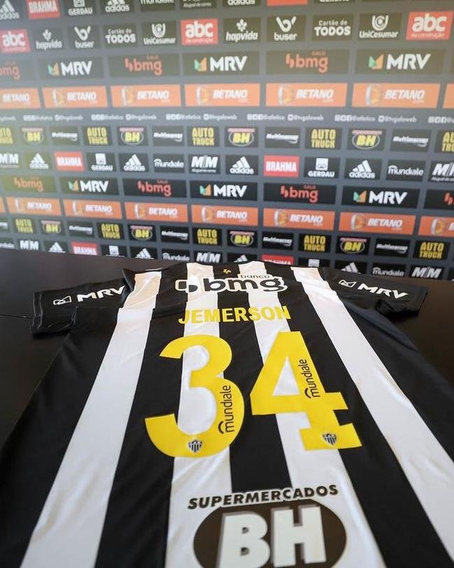 Fotos da apresentao do zagueiro Jemerson no Atltico